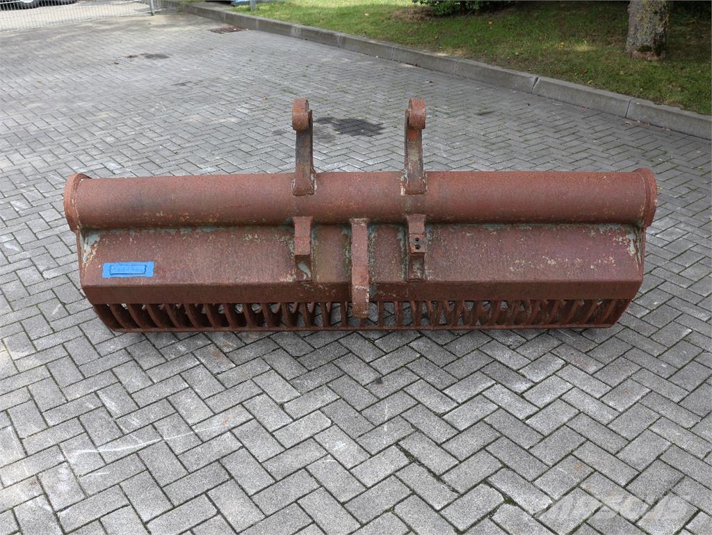  STEINGABEL 2000 MM BREIT Farm machinery