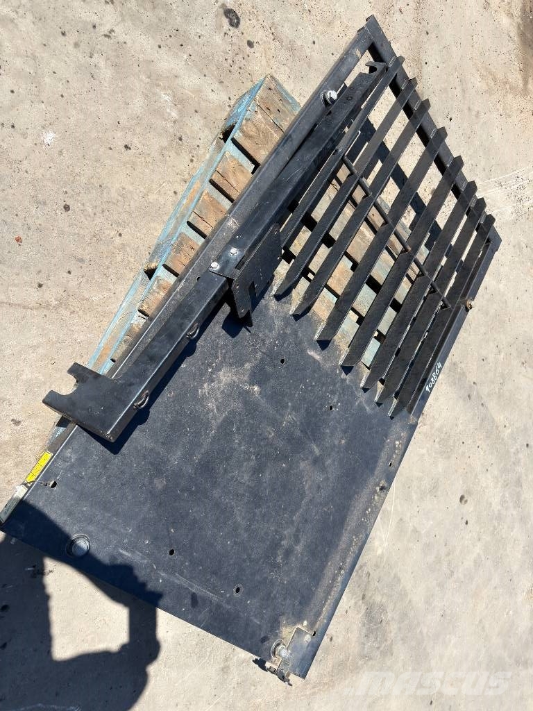 CAT 313E / 320E / 320F / 323E / 325F / 329E/ 330F / 3 كابينة والداخلية