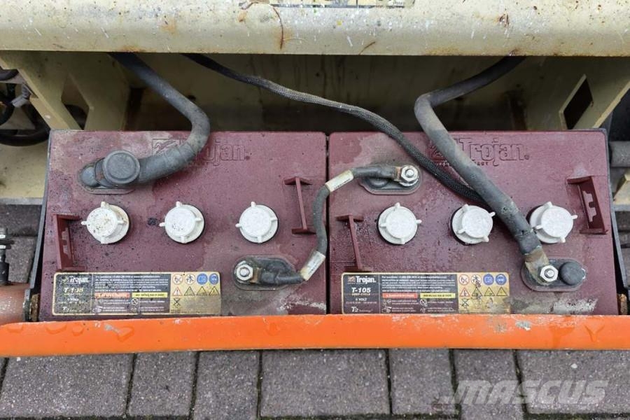 JLG 3246ES Electric, 11.7m Working Height, 320kg Capac Schaarhoogwerkers