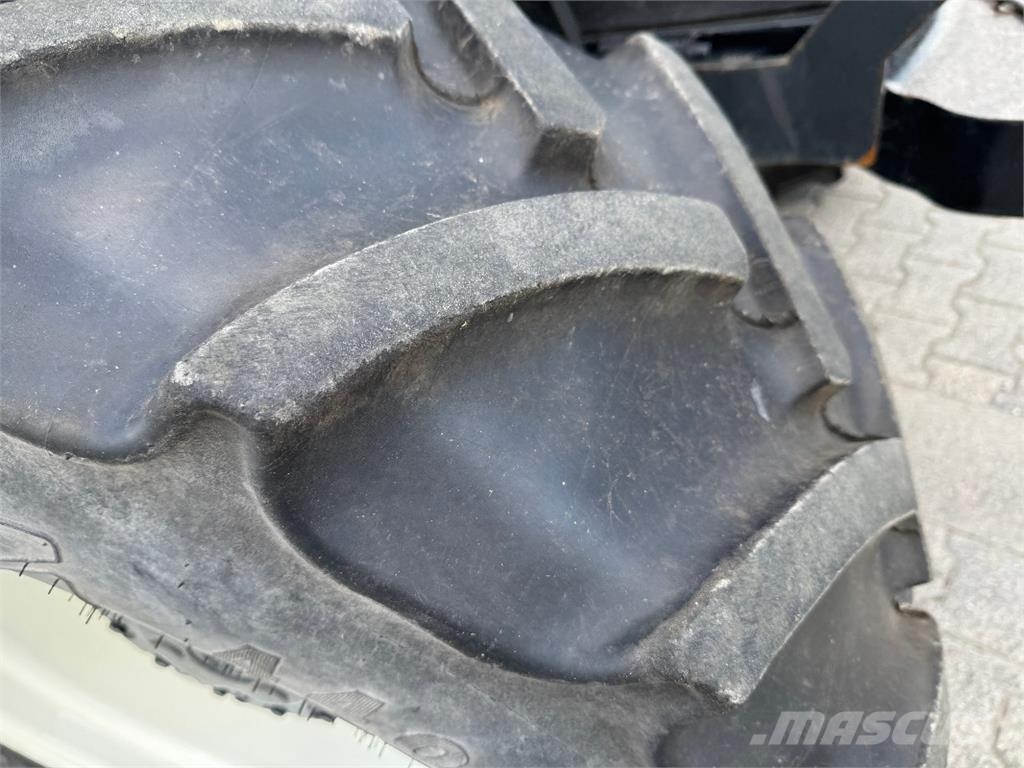 New Holland TS 5.95 الجرارات