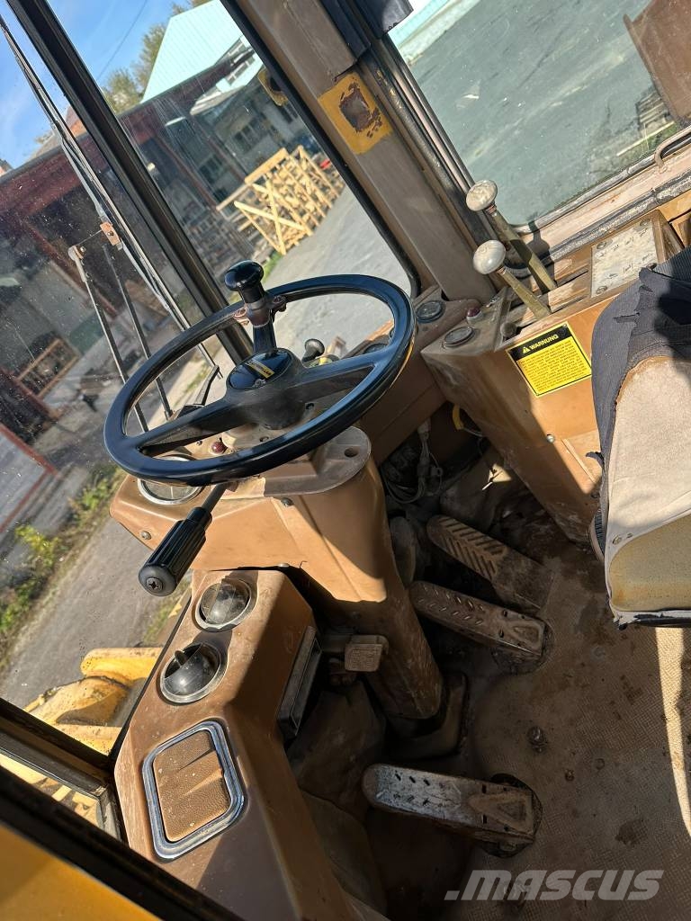 CAT 936 Chargeuse sur pneus
