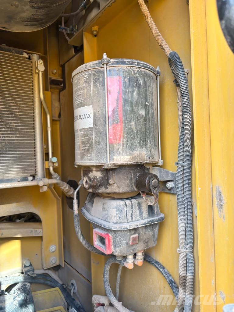 CAT 330 F L N Narrow Rupsgraafmachines
