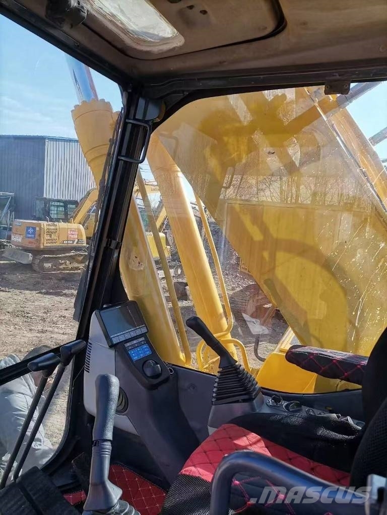 Komatsu PC 220-8 حفارات زحافة