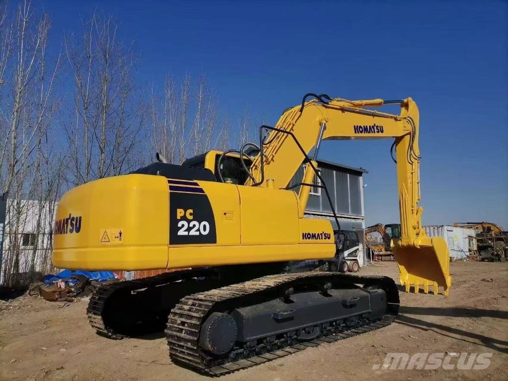 Komatsu PC 220-8 حفارات زحافة