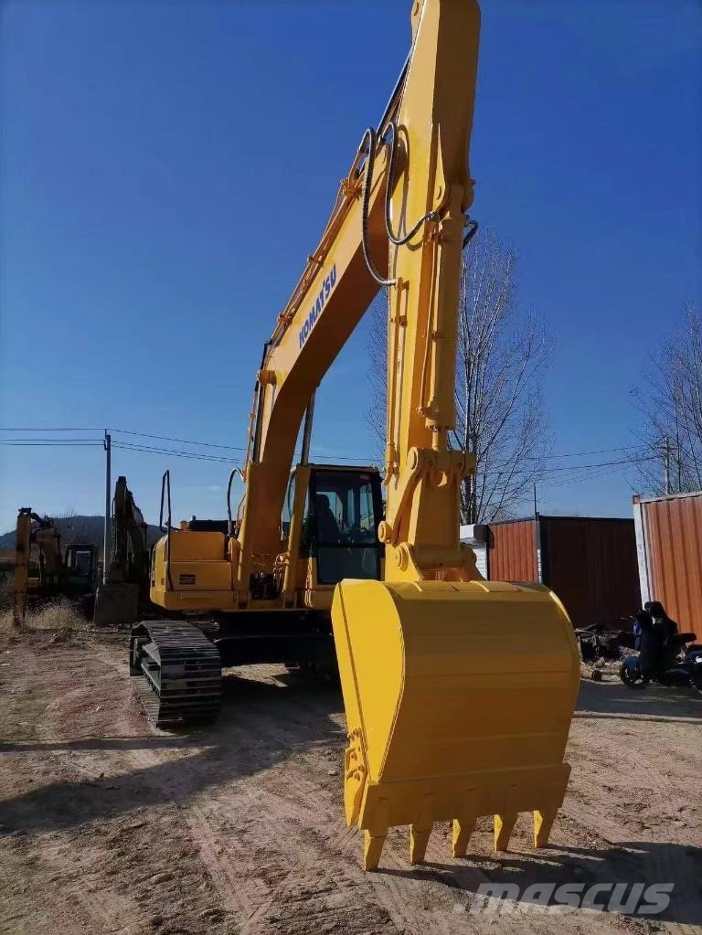 Komatsu PC 220-8 حفارات زحافة