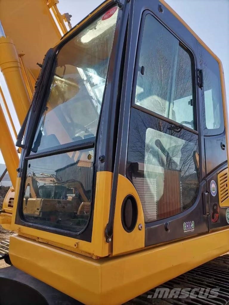 Komatsu PC 220-8 حفارات زحافة