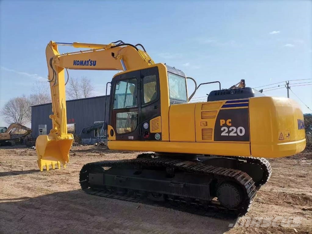 Komatsu PC 220-8 حفارات زحافة