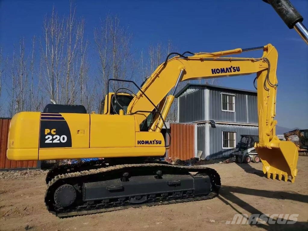 Komatsu PC 220-8 حفارات زحافة