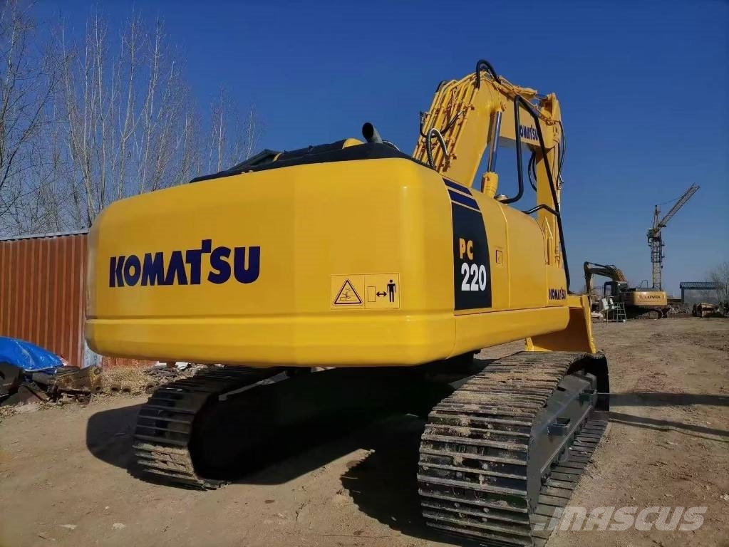 Komatsu PC 220-8 حفارات زحافة