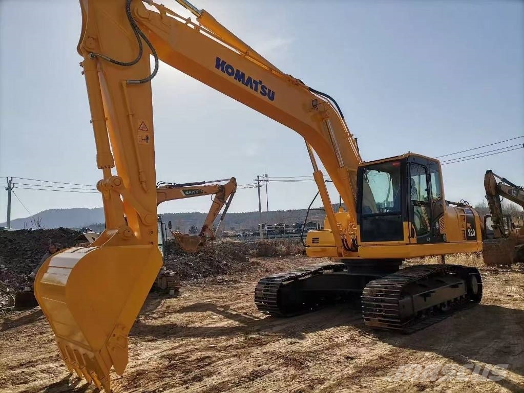 Komatsu PC 220-8 حفارات زحافة