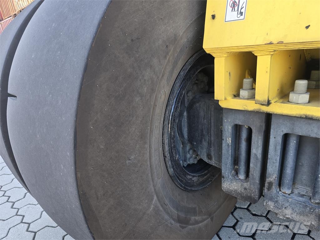 Hyster 46-33CH Stivuitoare Telescopice Rotative
