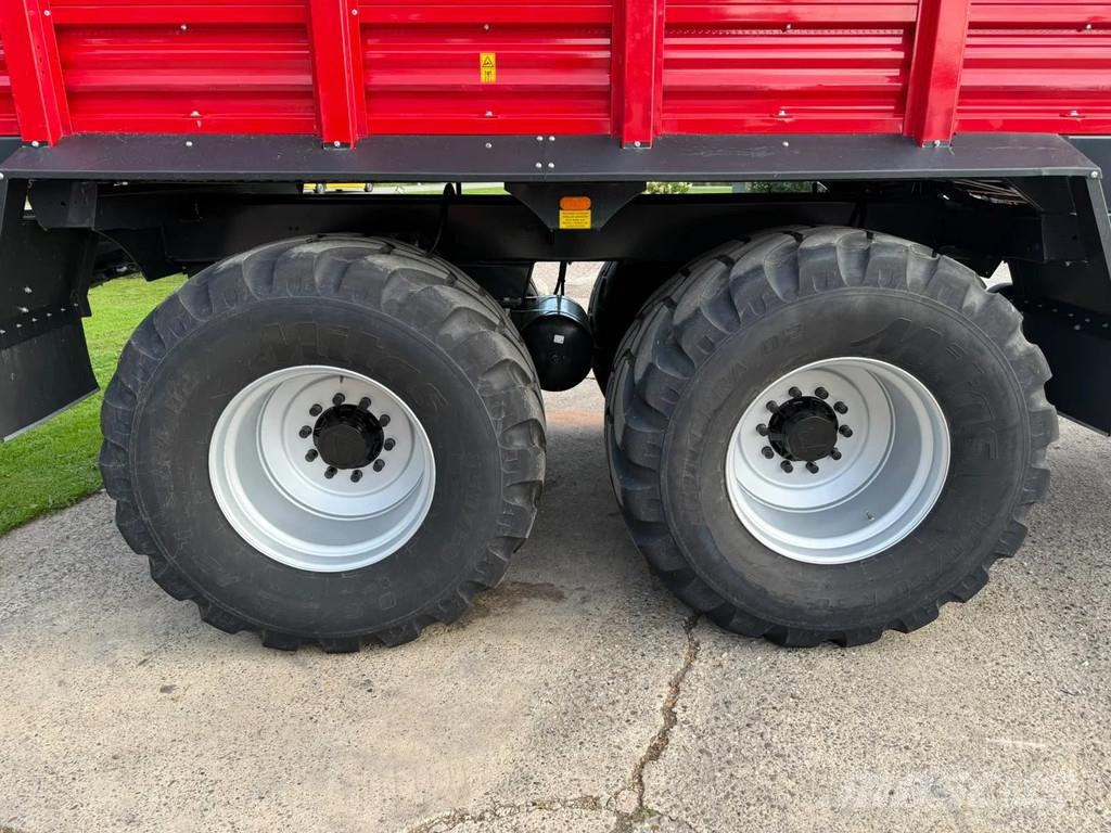 Schuitemaker Rapide 7200 Ladewagen Opraapwagen Snijwagen 600 vr Cosechadoras de forraje autopropulsadas