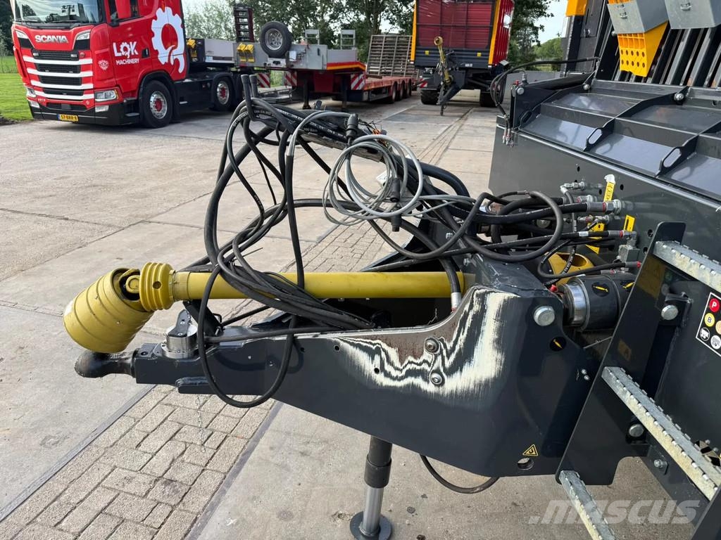 Schuitemaker Rapide 7200 Ladewagen Opraapwagen Snijwagen 600 vr Cosechadoras de forraje autopropulsadas