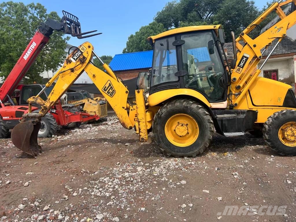 JCB 3cx with Powerful Engine in Stock Retrocargadoras