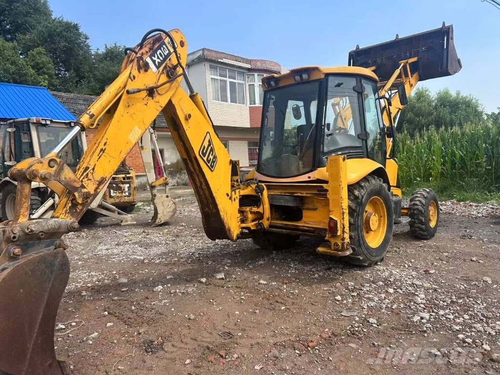 JCB 3cx with Powerful Engine in Stock Retrocargadoras