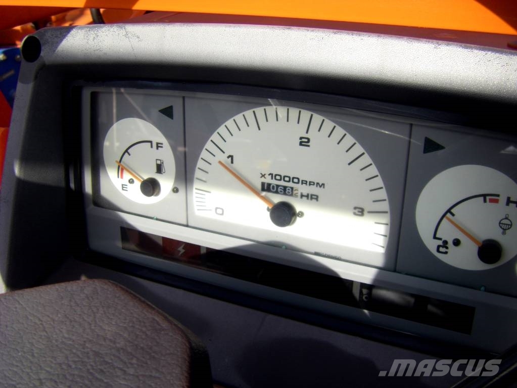Kubota ASTE A-155 4wd με φορτωτή Tractors