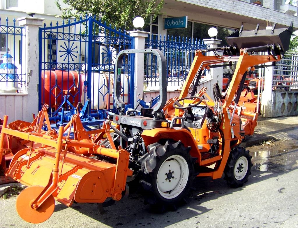 Kubota ASTE A-155 4wd με φορτωτή Tractors