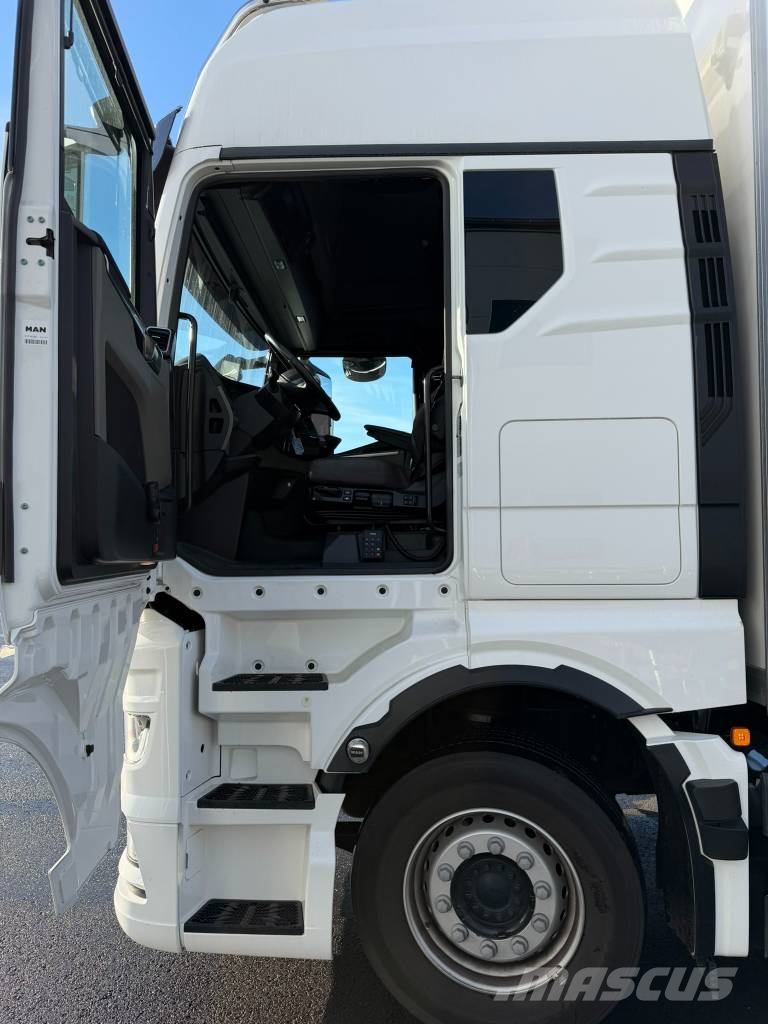 MAN TGX 26.510 6X2-4 LL CH Van Body Trucks