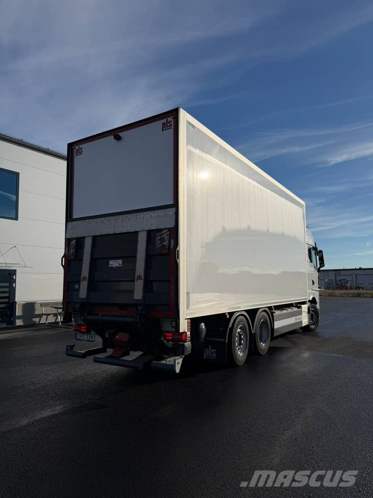 MAN TGX 26.510 6X2-4 LL CH Van Body Trucks