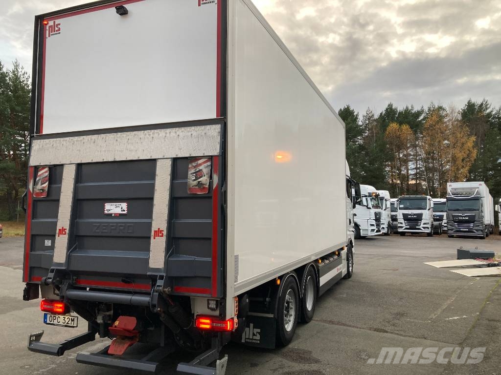 MAN TGX 26.510 6X2-4 LL CH Van Body Trucks