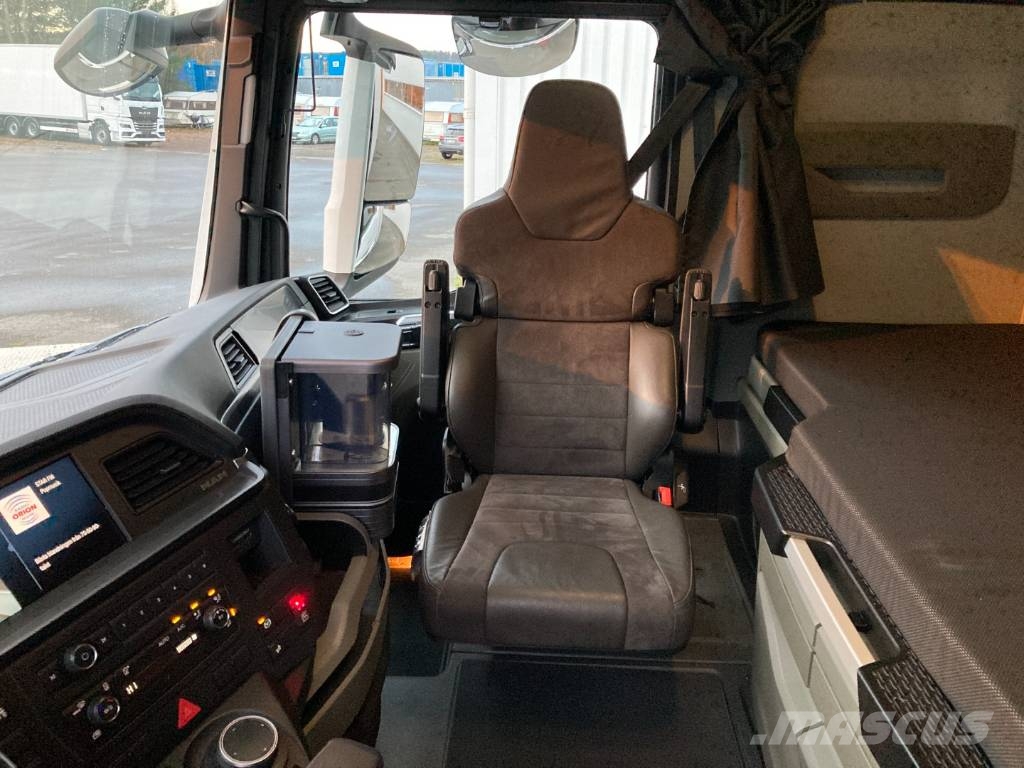 MAN TGX 26.510 6X2-4 LL CH Van Body Trucks