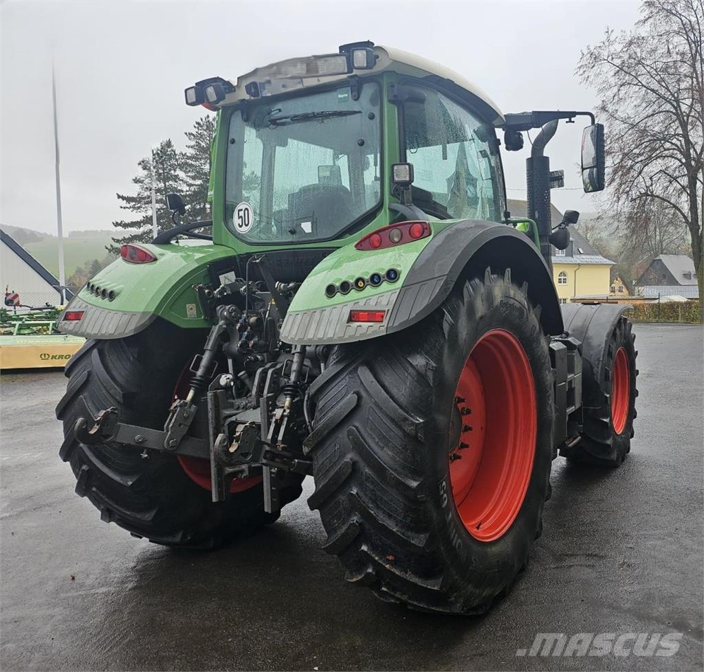 Fendt 724 Vario Трактори