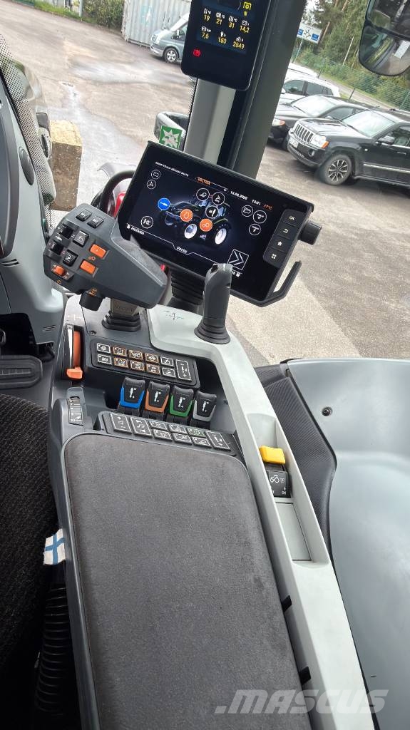 Valtra T 235 Versu Traktoren