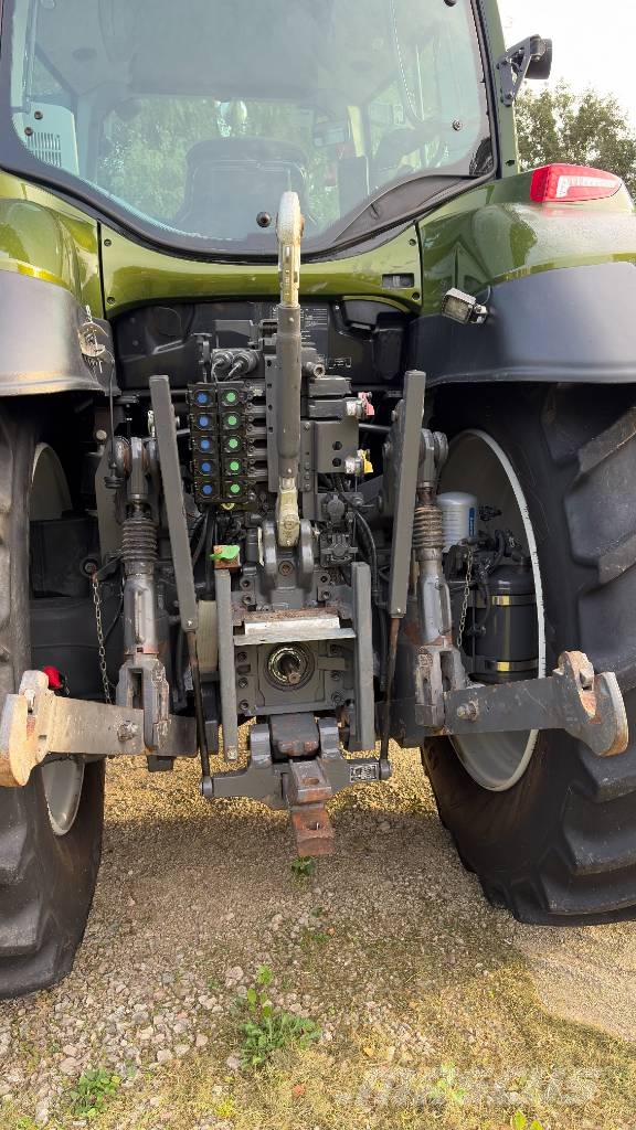 Valtra T 235 Versu Traktoren