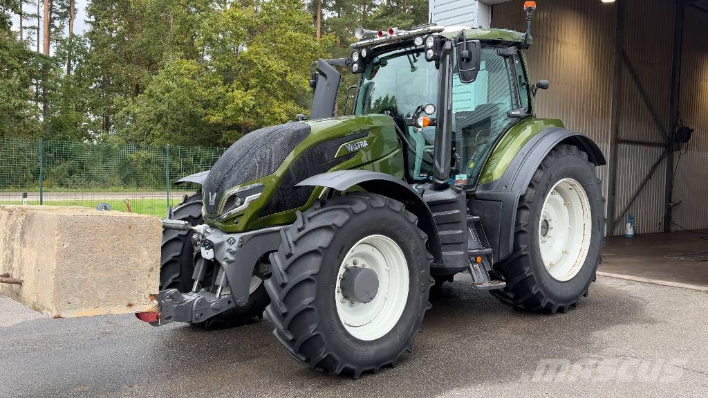 Valtra T 235 Versu Traktoren
