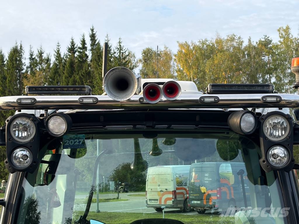 Valtra T 235 Versu Traktoren