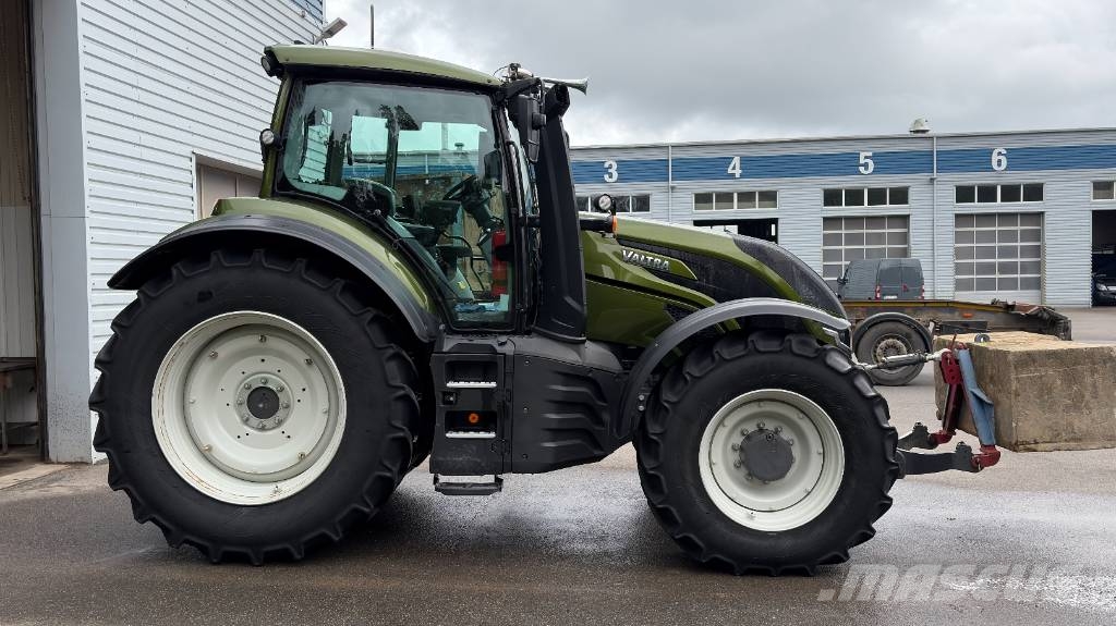 Valtra T 235 Versu Traktoren