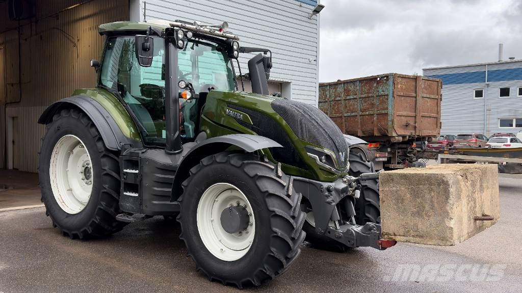 Valtra T 235 Versu Traktoren