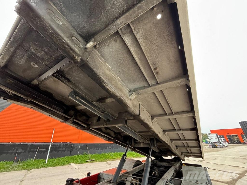 Renault D 7.5 4x2 ISOLI TRANSPORTER 2 / PLATFORM L=5520 mm Evakuatori