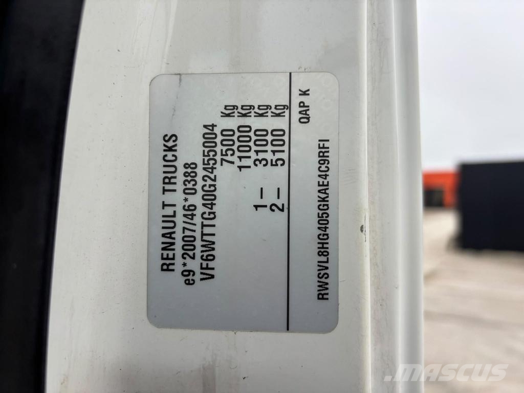 Renault D 7.5 4x2 ISOLI TRANSPORTER 2 / PLATFORM L=5520 mm Evakuatori