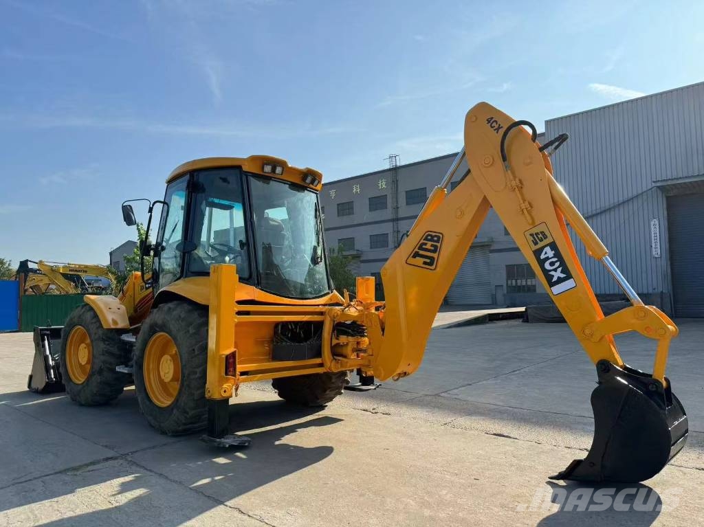 JCB 4cx with Powerful Engine in Stock Baggerlader