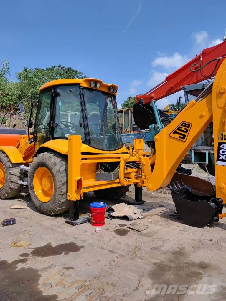 JCB 4cx with Powerful Engine in Stock Baggerlader
