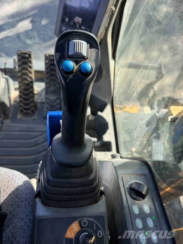 CAT M 320 F Ekskavatori uz riteņiem