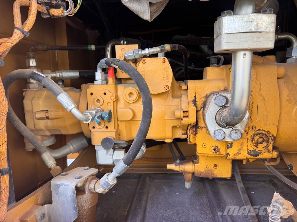 CAT M 320 F Ekskavatori uz riteņiem