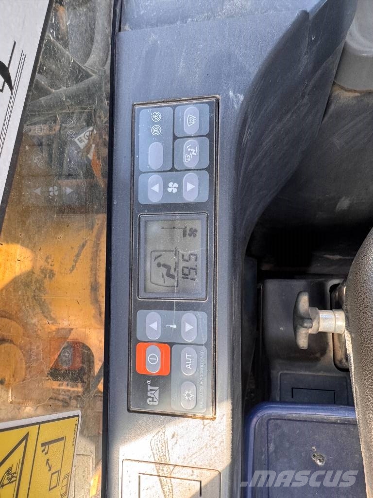 CAT M 320 F Ekskavatori uz riteņiem