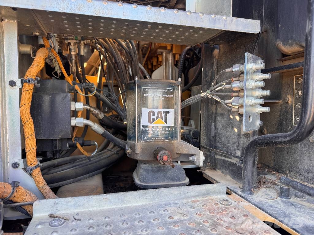 CAT M 320 F Ekskavatori uz riteņiem