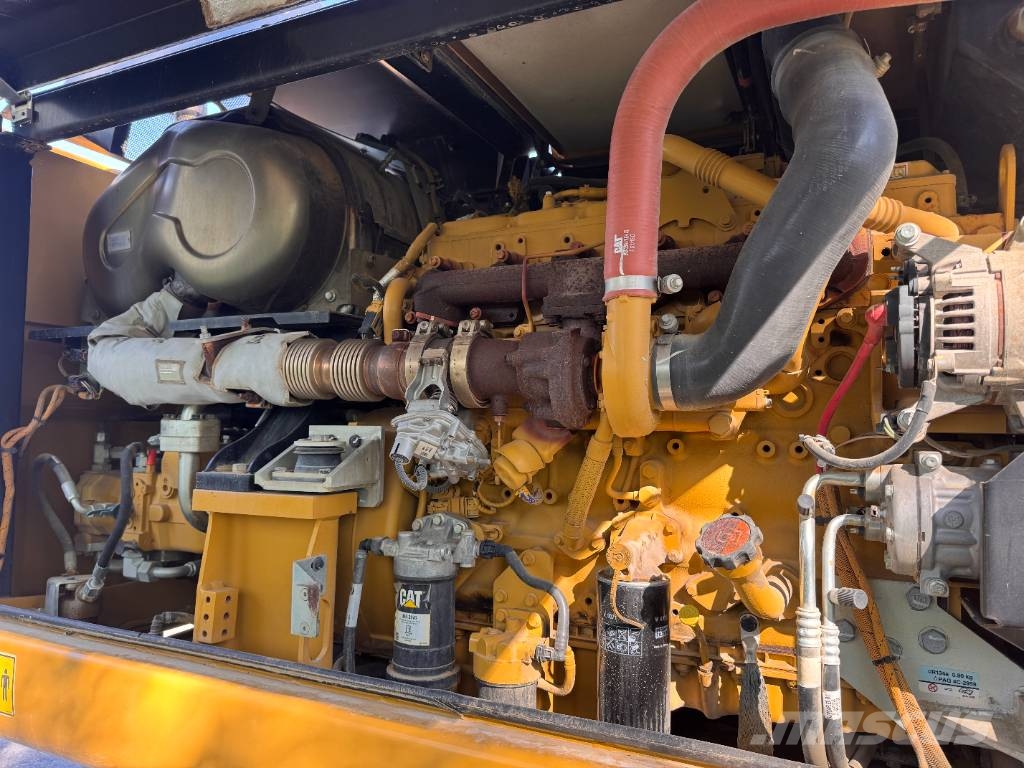 CAT M 320 F Ekskavatori uz riteņiem
