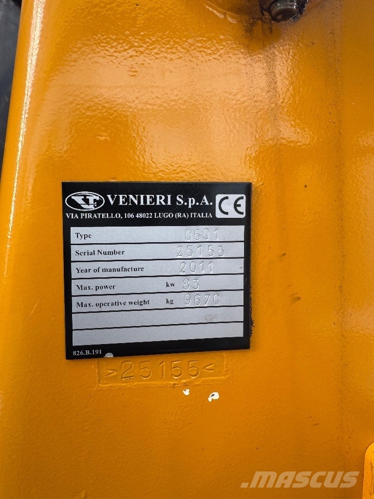 Venieri 10.63 لوادر بعجل