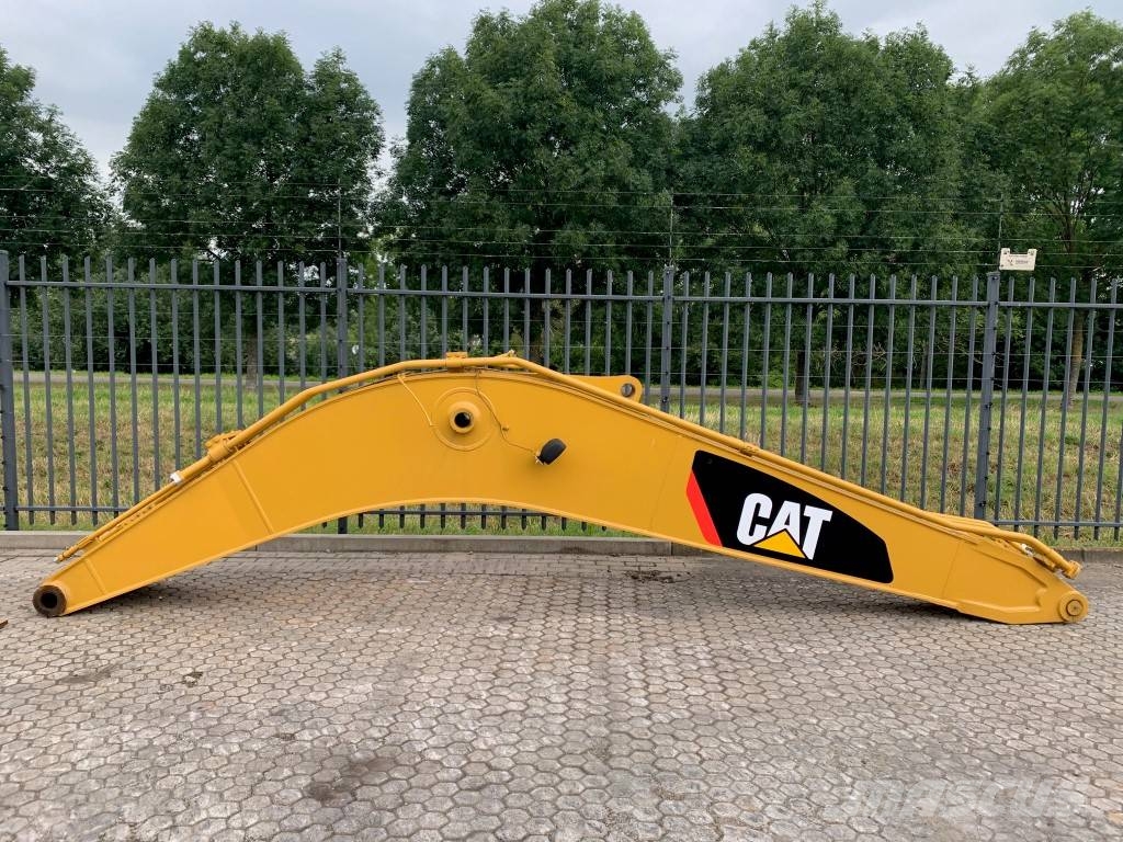 CAT 320 | 323 standard boom and stick Траншейні екскаватори