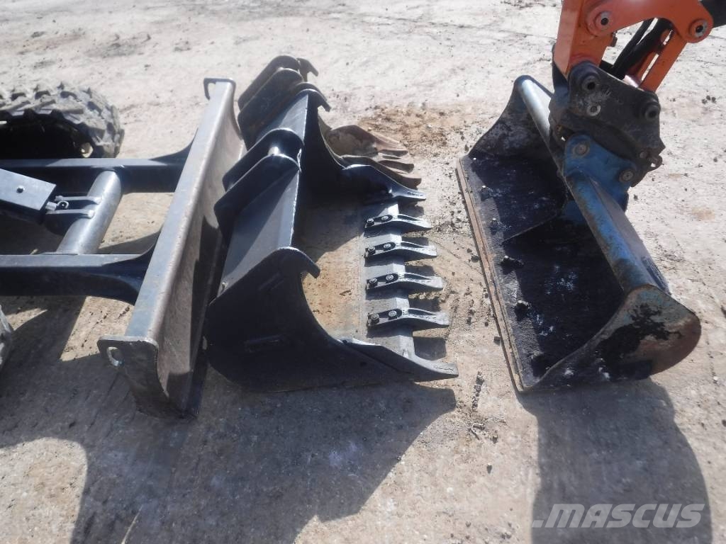 Hitachi ZX 33 U-6, 2023, Luton, Bedfordshire, United Kingdom