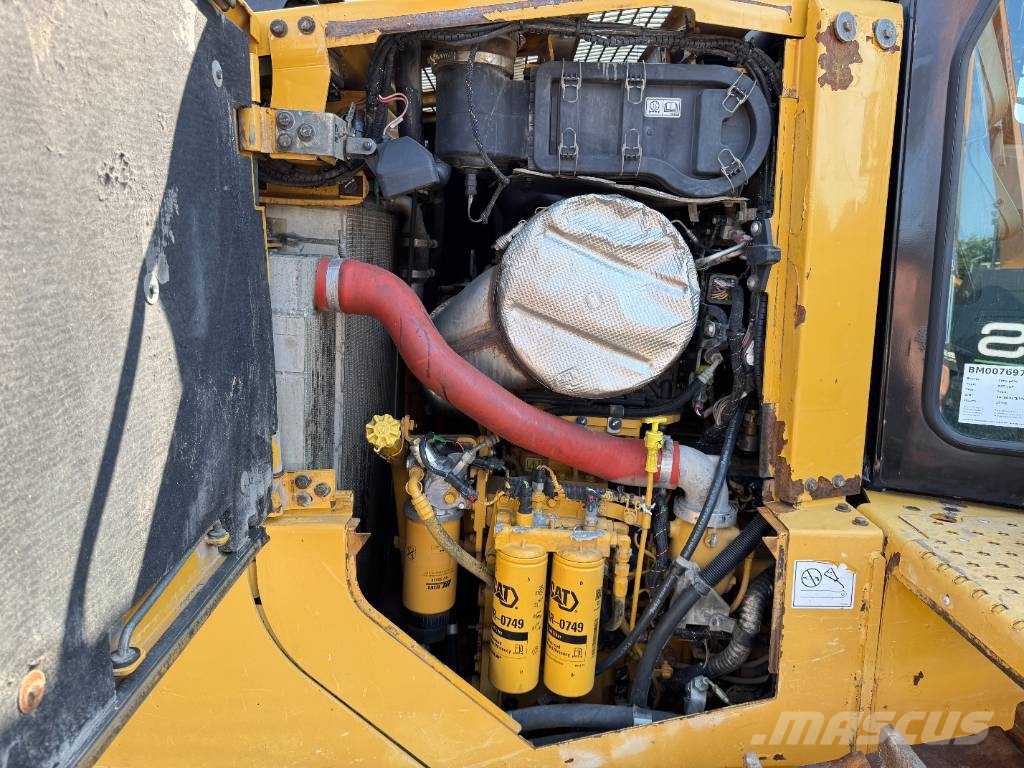 CAT D6T LGP - TRIMBLE GPS SYSTEM / Auto Greasing Pásové dozéry
