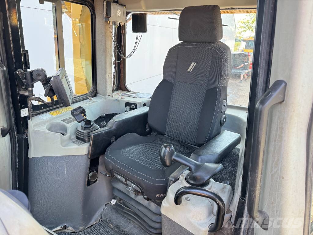 CAT D6T LGP - TRIMBLE GPS SYSTEM / Auto Greasing Pásové dozéry