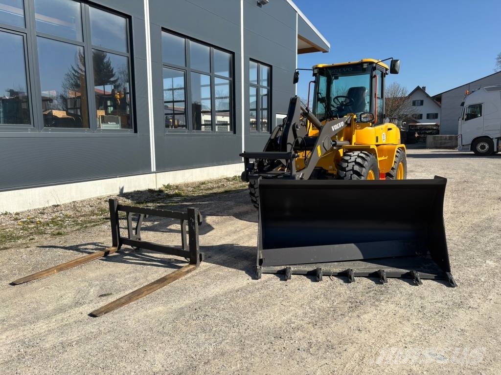 Volvo L30H Pale gommate