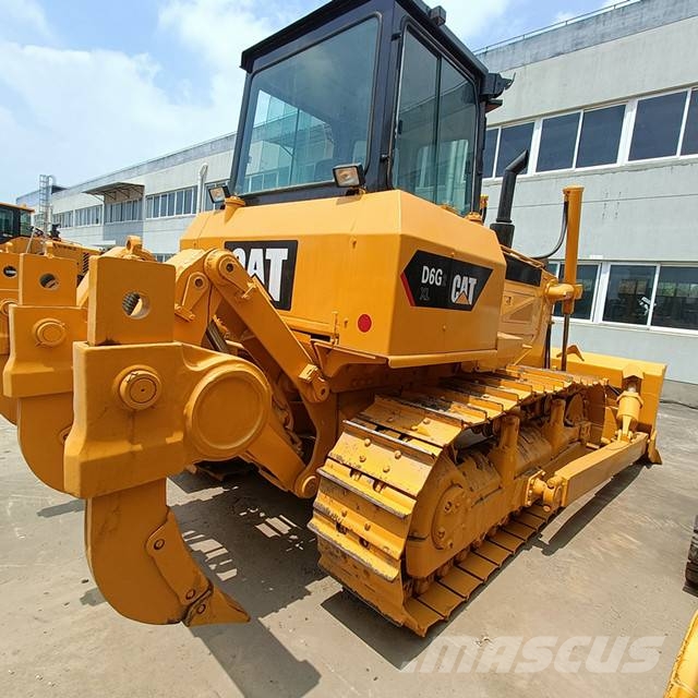 CAT D 6 G بلدوزرات مجنزرة