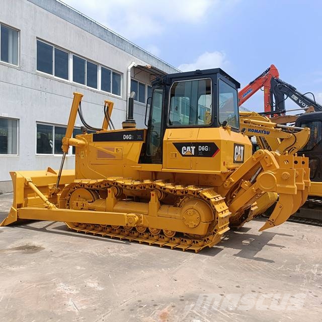 CAT D 6 G بلدوزرات مجنزرة