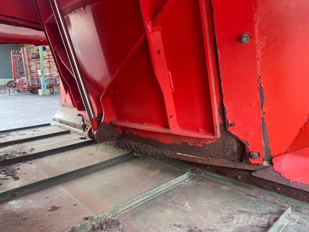Kuhn Euromix 1 EUV280 18m3 動物進料機